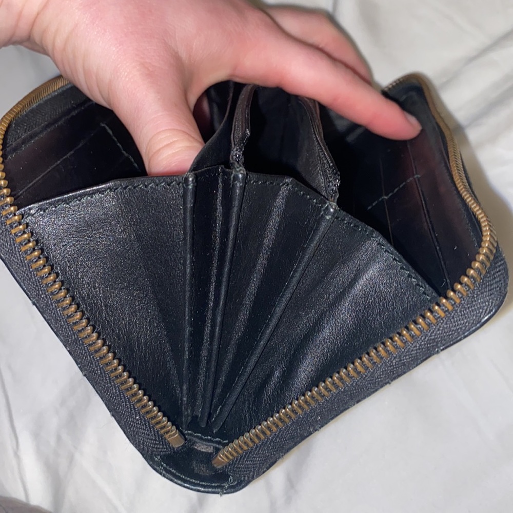 Gucci GG Marmont Zip Around Wallet - Picture 6 of 13